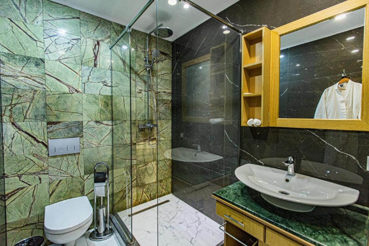 Shera Park Boutique Hotel Ałma Ata Zewnętrze zdjęcie