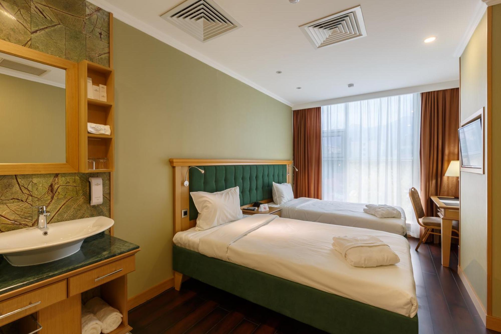Shera Park Boutique Hotel Ałma Ata Zewnętrze zdjęcie