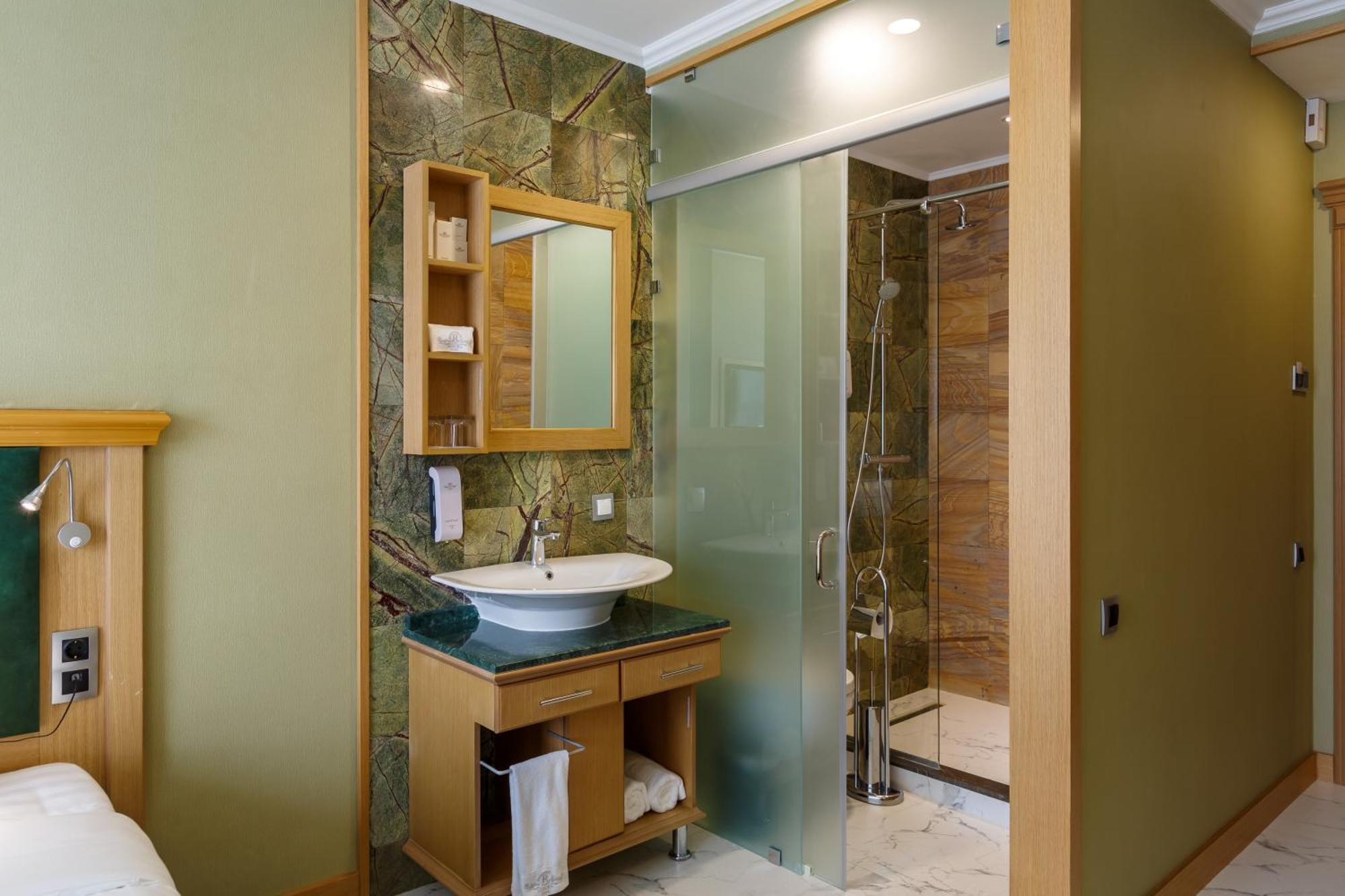 Shera Park Boutique Hotel Ałma Ata Zewnętrze zdjęcie