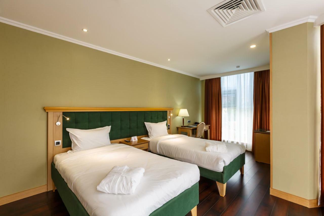 Shera Park Boutique Hotel Ałma Ata Zewnętrze zdjęcie
