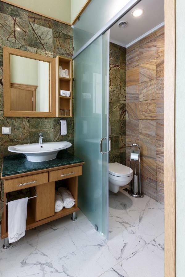 Shera Park Boutique Hotel Ałma Ata Zewnętrze zdjęcie